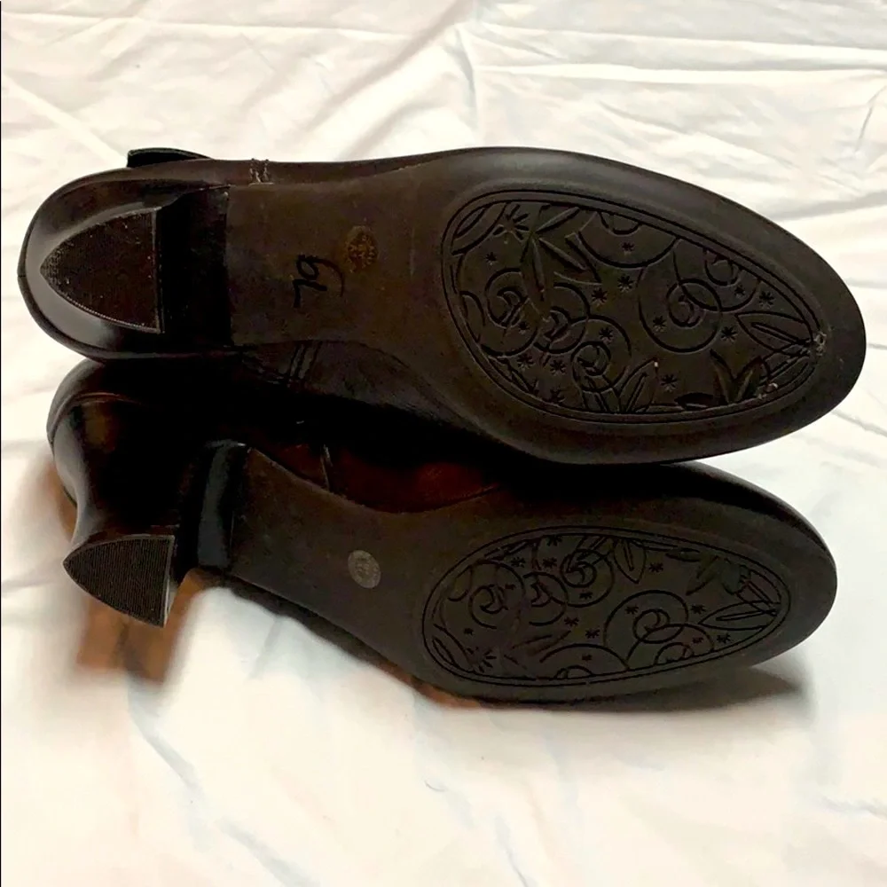 Strictly Comfort Camilla Brown Booties - size 7